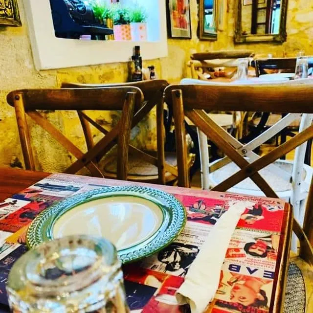 Τα Γουρουνάκια — Εσωτερικός χώρος